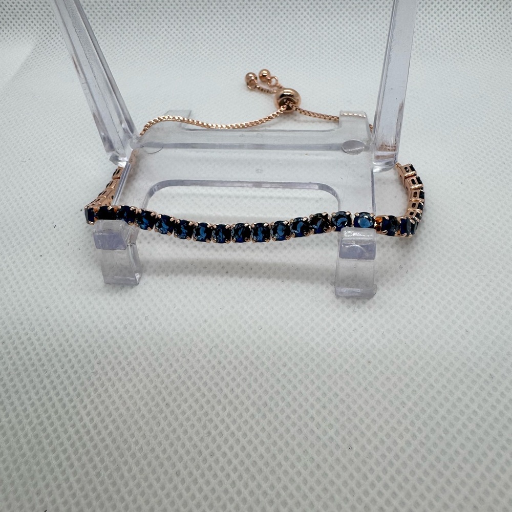 Elegant Blue and Gold Bracelet